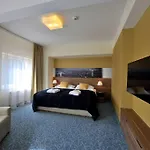 インペリアル ホテル 4*