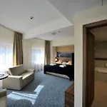 インペリアル ホテル 4*
