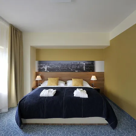 Imperial 4*