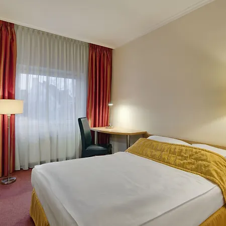 מלון Imperial 4*